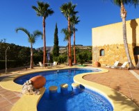 Herverkoop - Finca - Bolulla