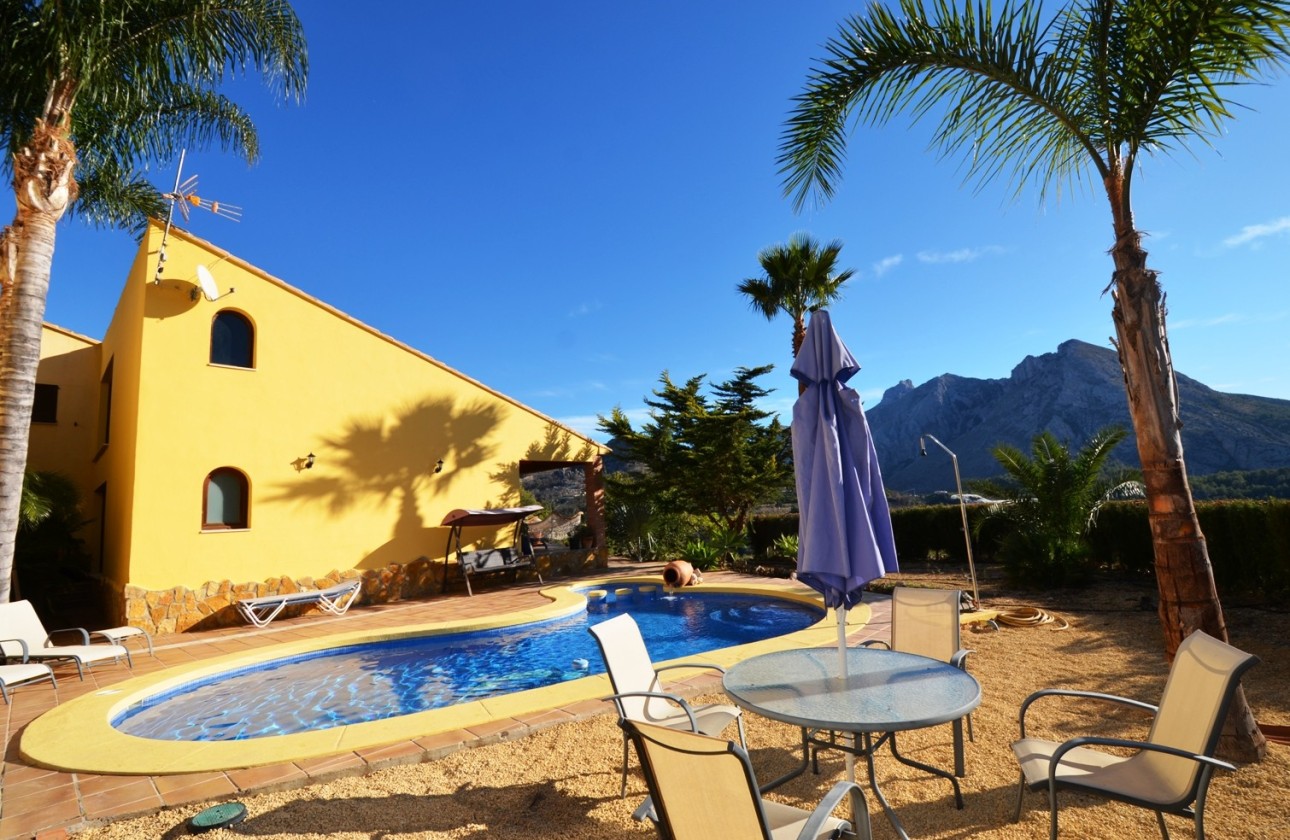 Herverkoop - Finca - Bolulla
