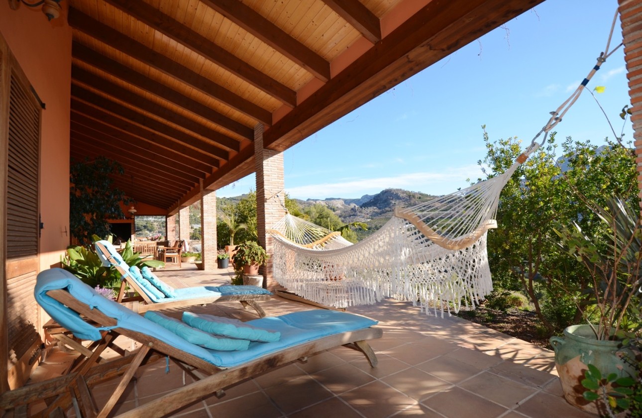 Herverkoop - Finca - Bolulla