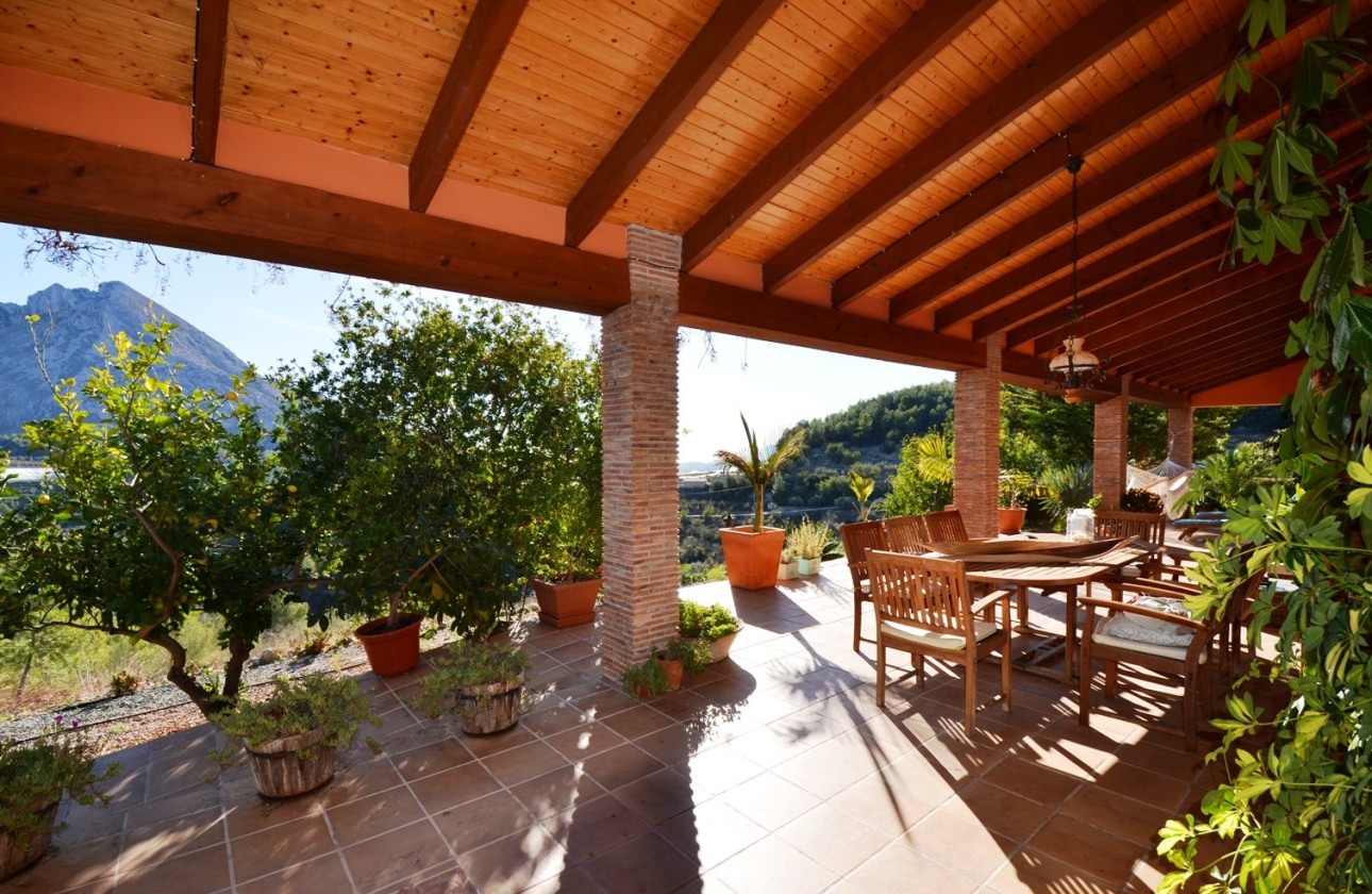 Herverkoop - Finca - Bolulla