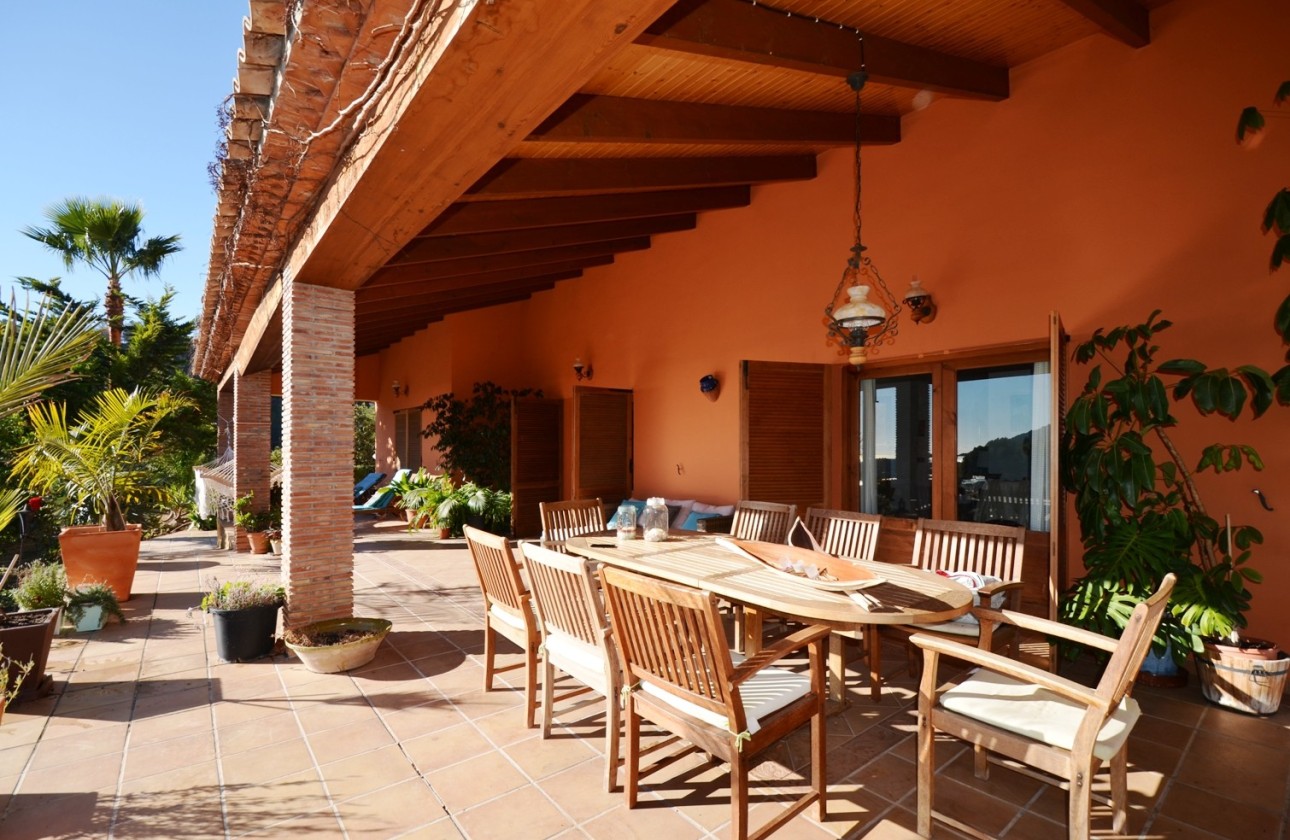 Herverkoop - Finca - Bolulla