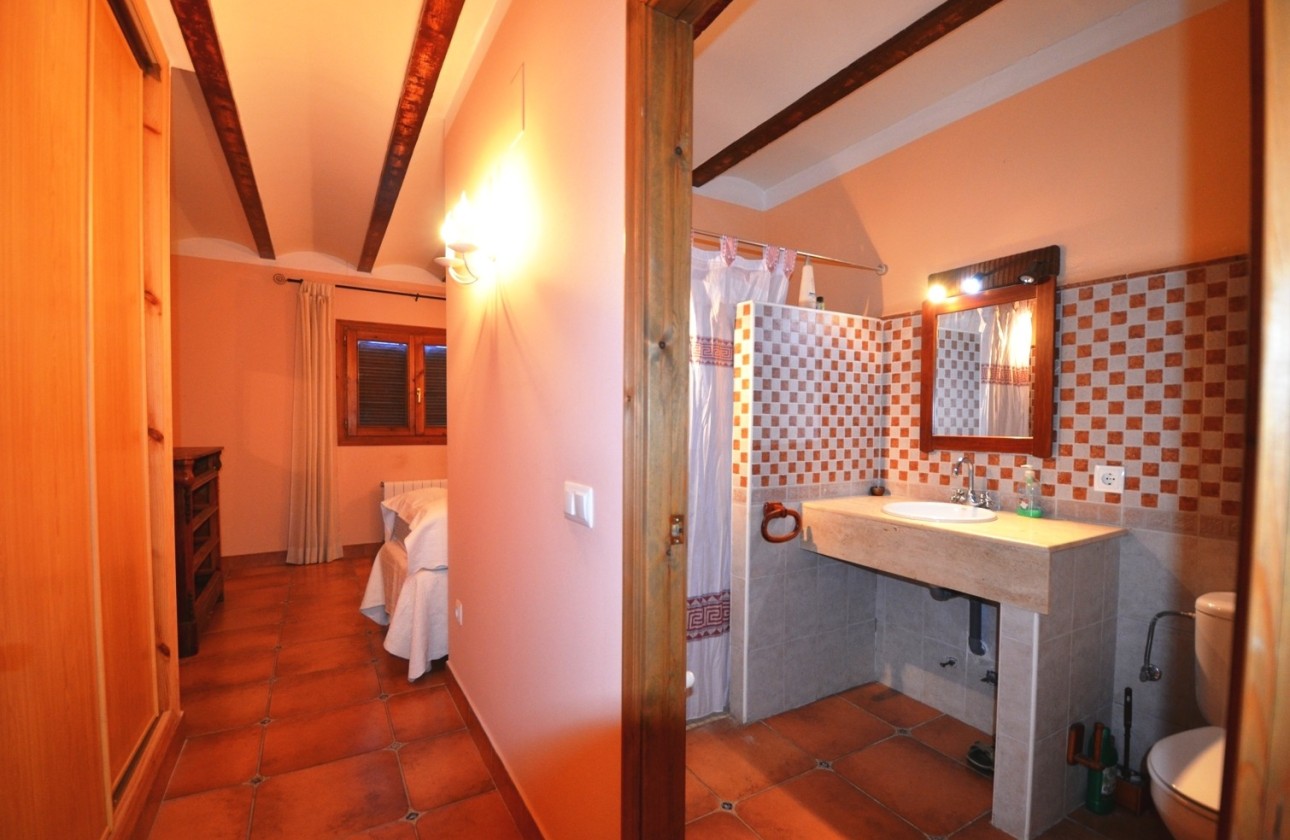 Herverkoop - Finca - Bolulla