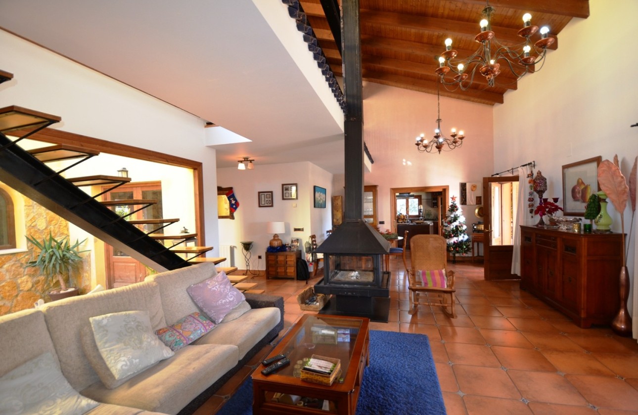 Herverkoop - Finca - Bolulla