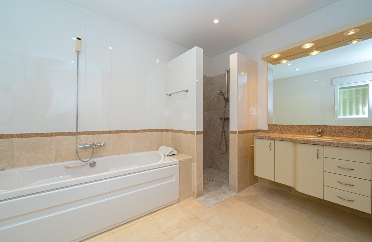 Herverkoop - Villa - Altea