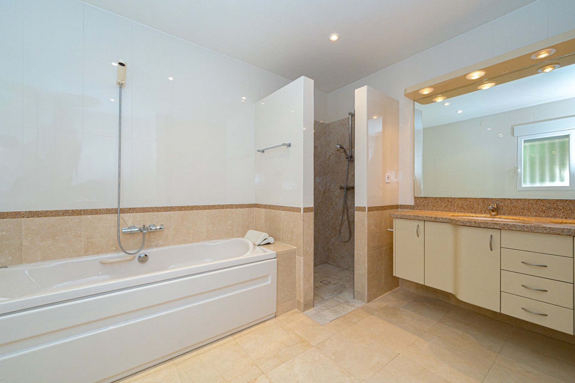 Herverkoop - Villa - Altea