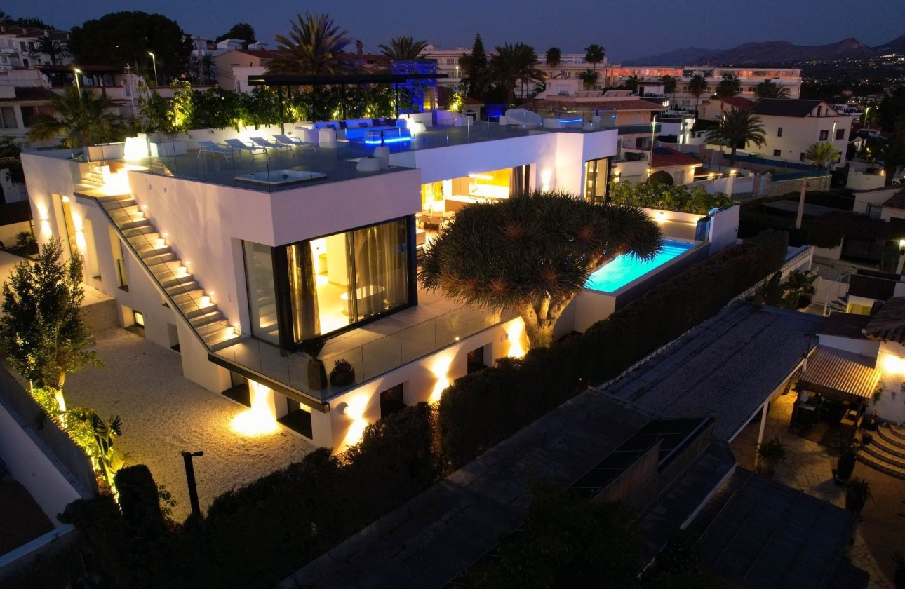 Obra nueva - Villa - Albir