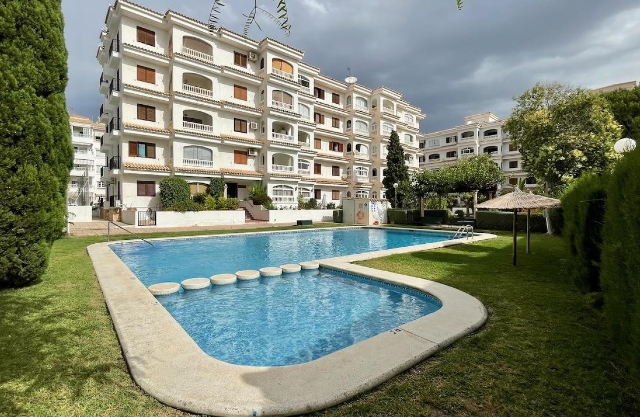 Resale - Apartment / flat - Albir