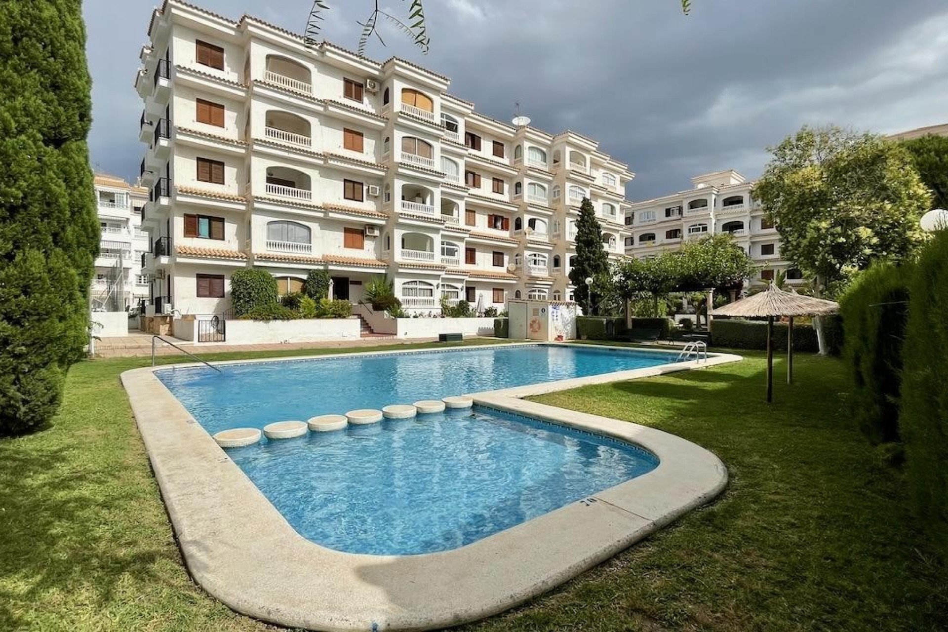 Resale - Apartment / flat - Albir