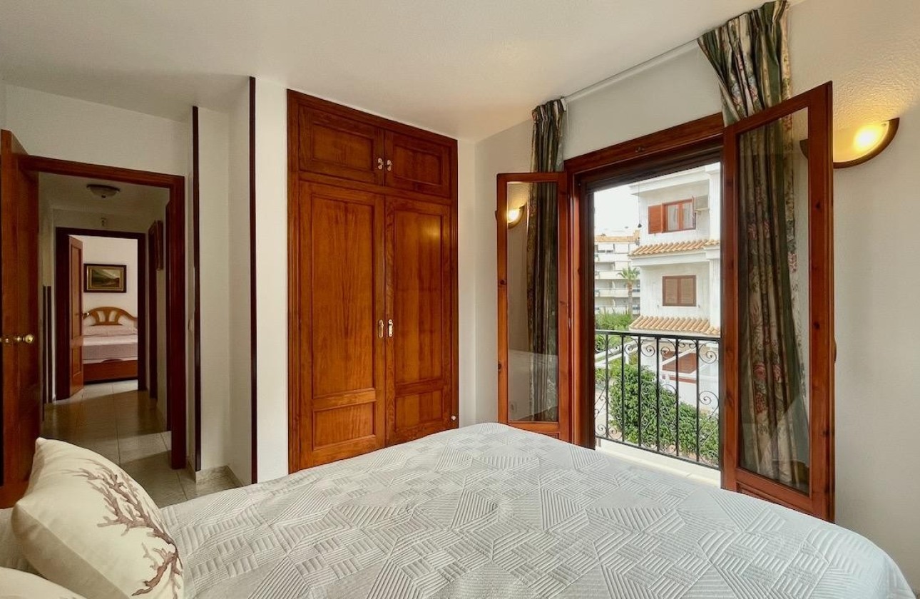Resale - Apartment / flat - Albir
