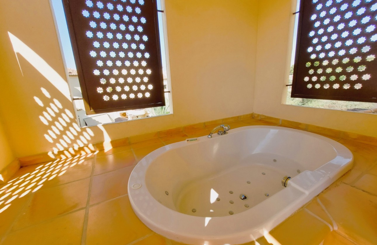 Resale - Apartment / flat - Altea