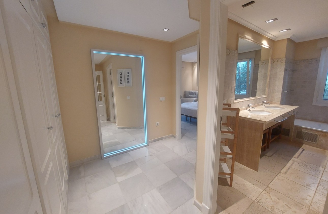 Resale - Apartment / flat - Altea