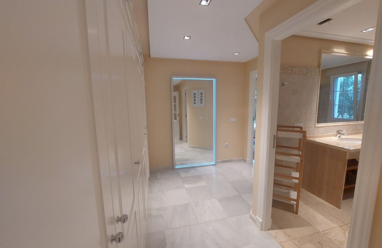 Resale - Apartment / flat - Altea