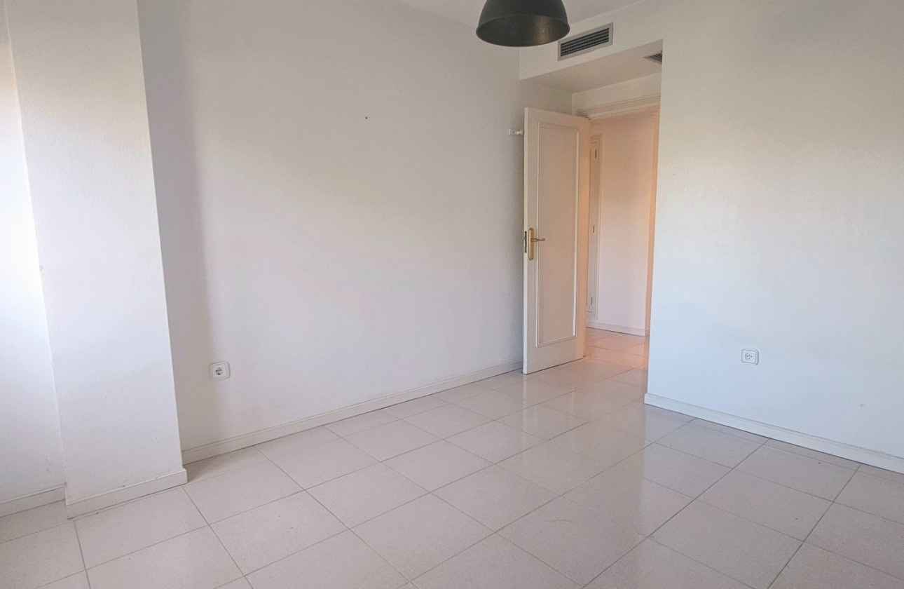 Resale - Apartment / flat - San Juan de Alicante