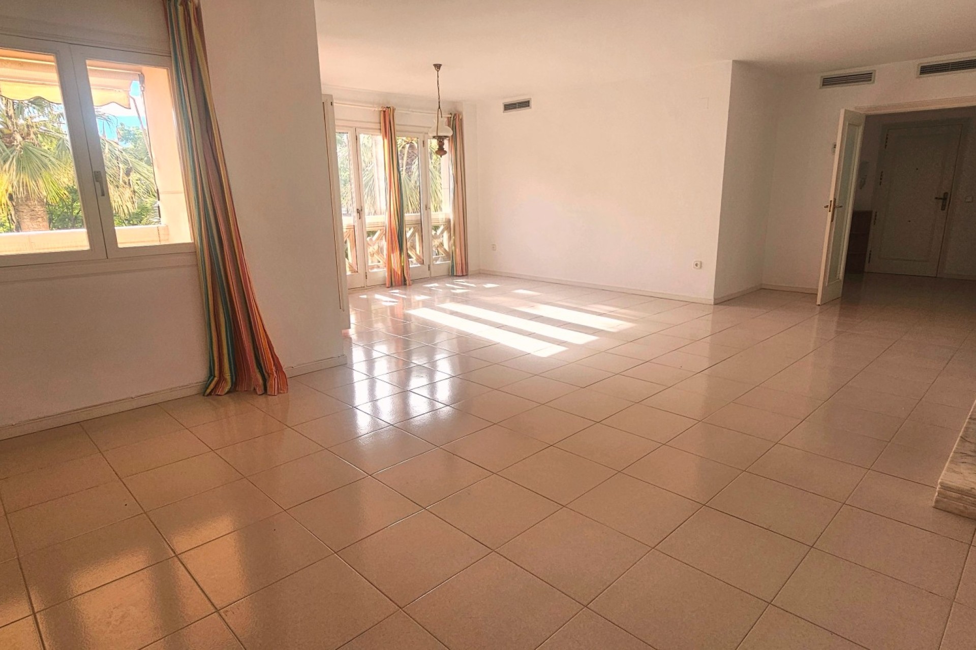 Resale - Apartment / flat - San Juan de Alicante