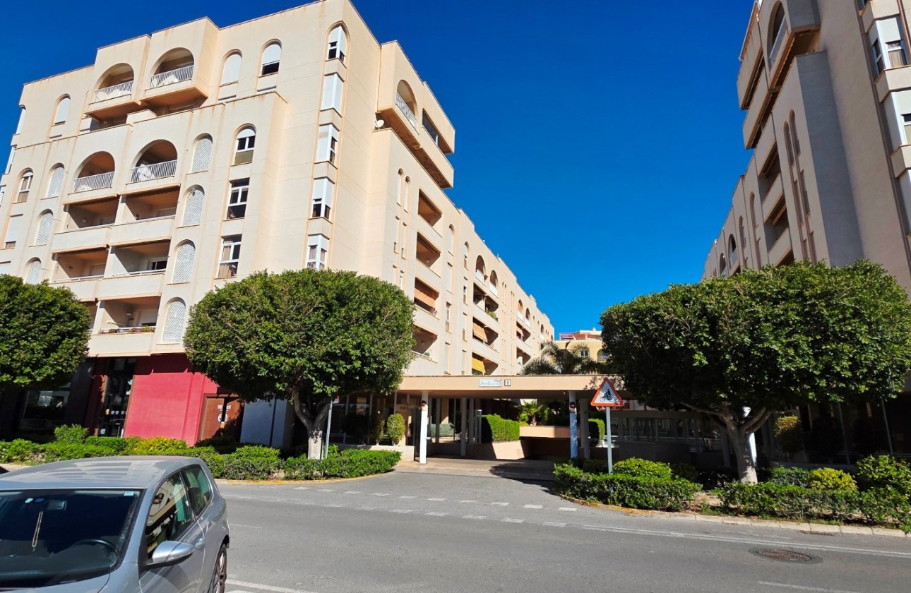 Resale - Apartment / flat - San Juan de Alicante