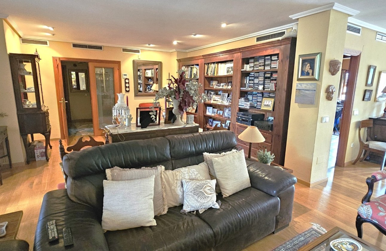 Resale - Apartment / flat - San Juan de Alicante