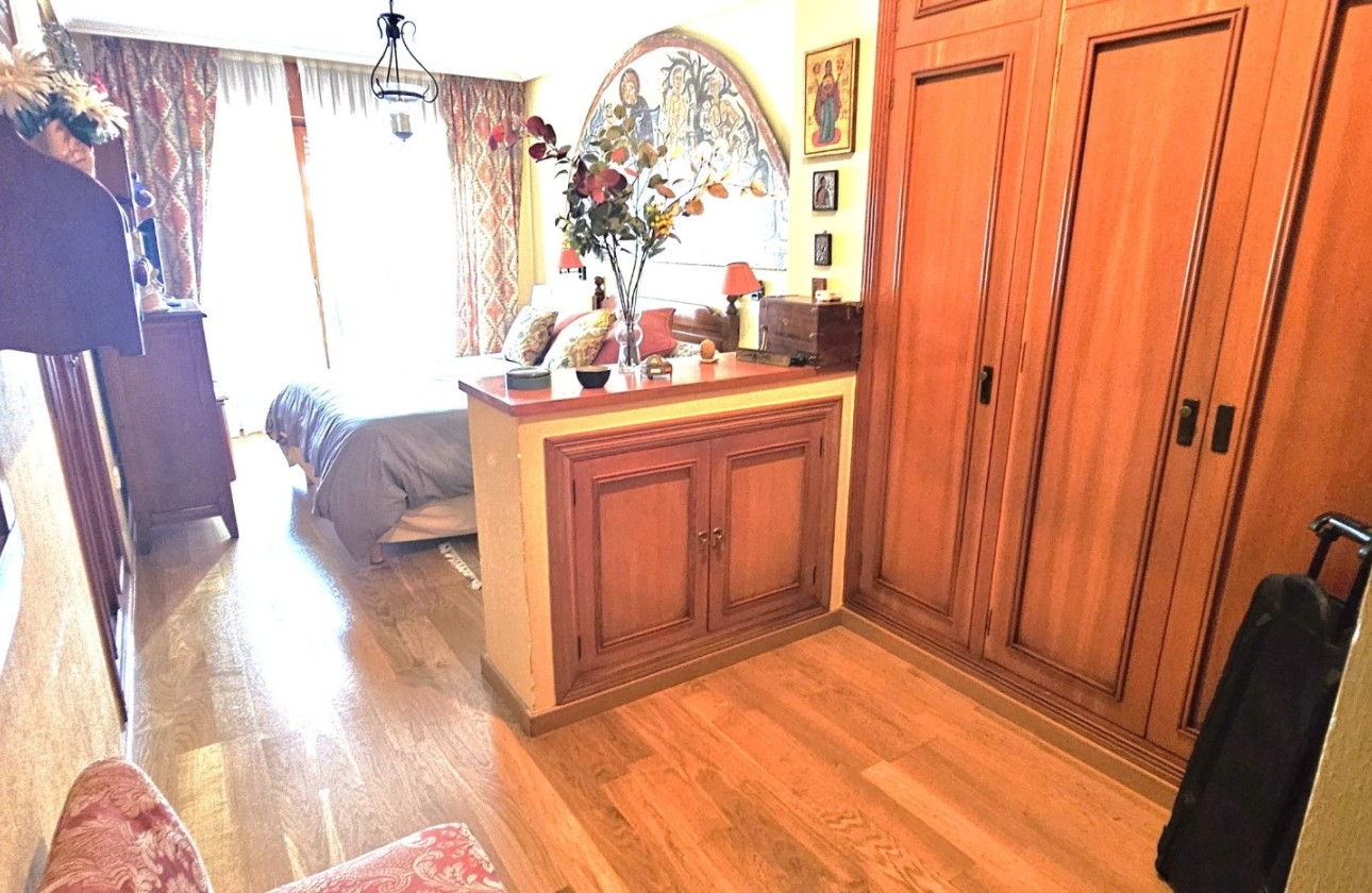 Resale - Apartment / flat - San Juan de Alicante