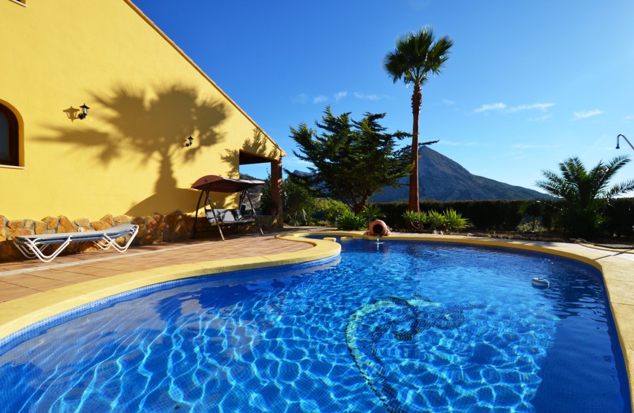 Resale - Finca - Bolulla