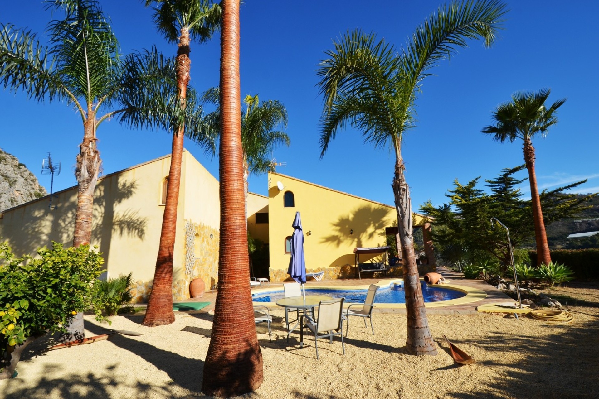 Resale - Finca - Bolulla