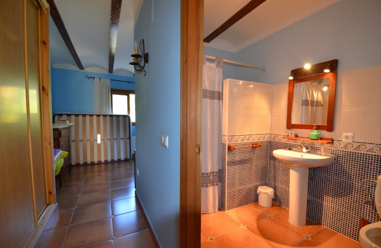 Resale - Finca - Bolulla