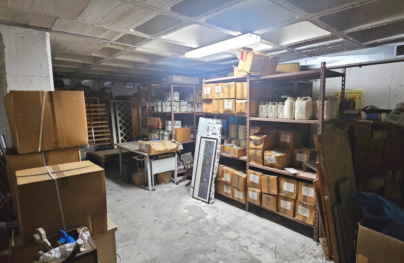 Resale - Storeroom - Altea