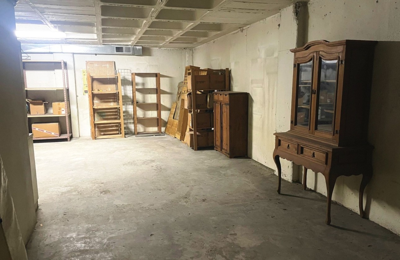 Resale - Storeroom - Altea