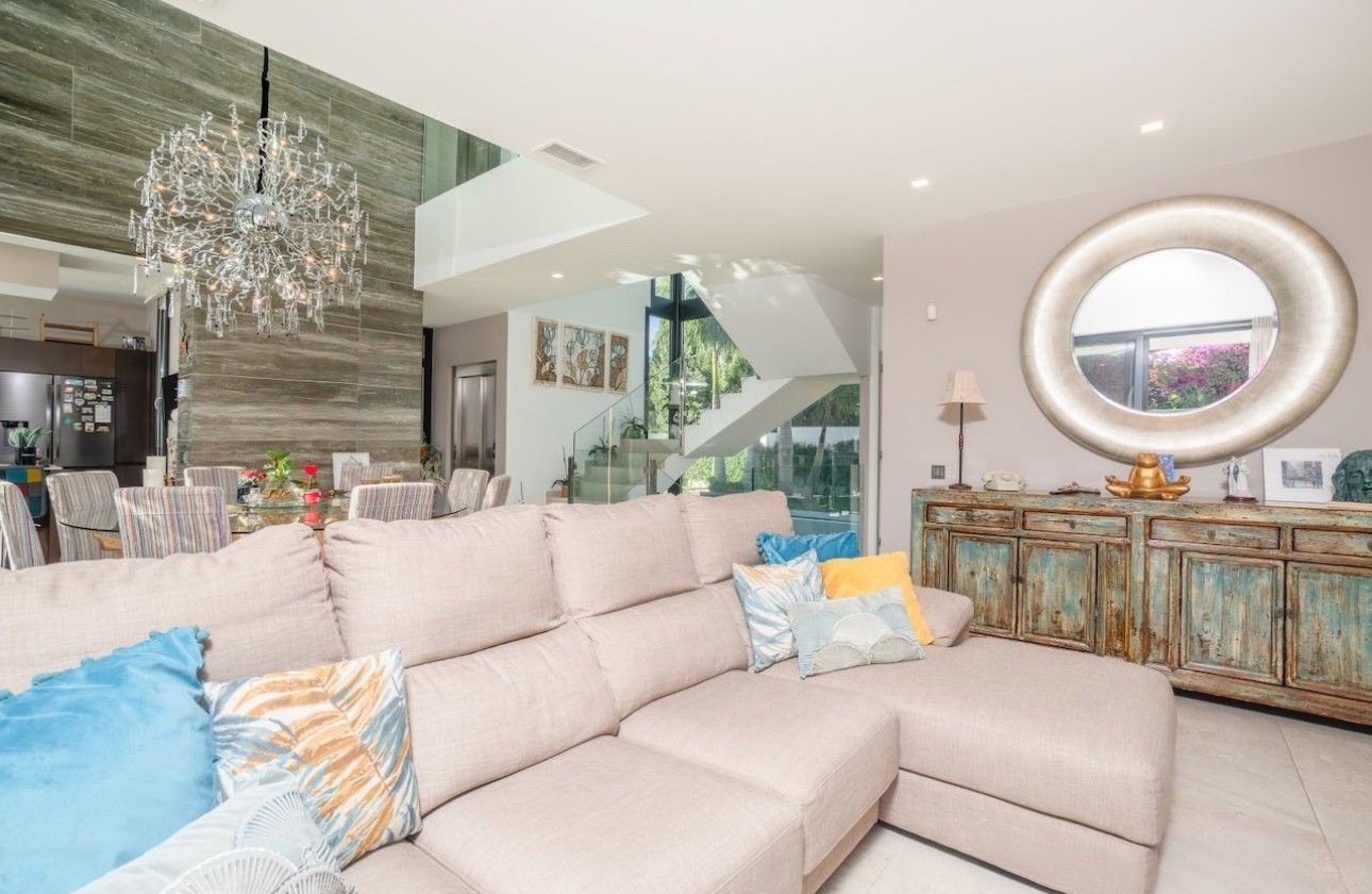 Resale - Villa - Albir