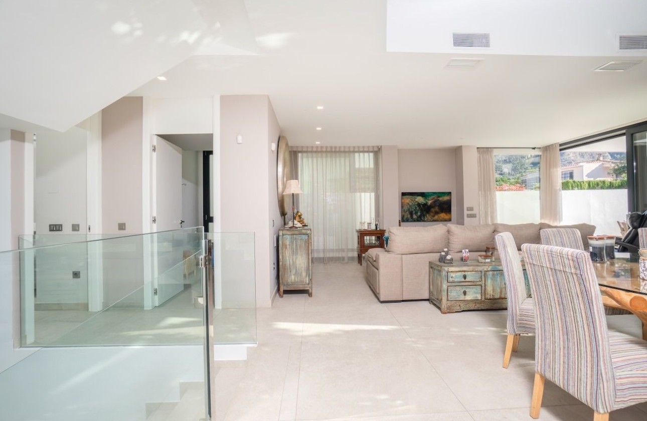 Resale - Villa - Albir