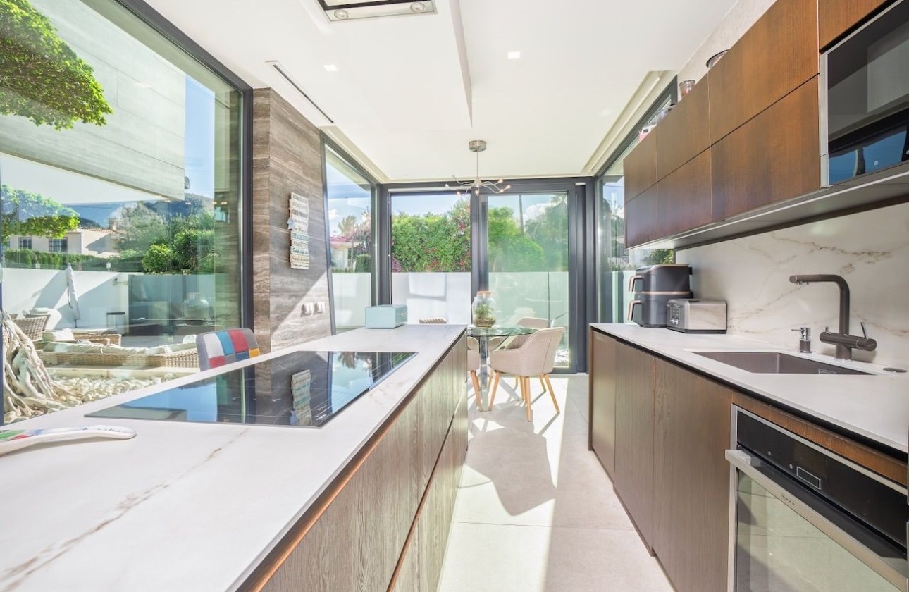 Resale - Villa - Albir