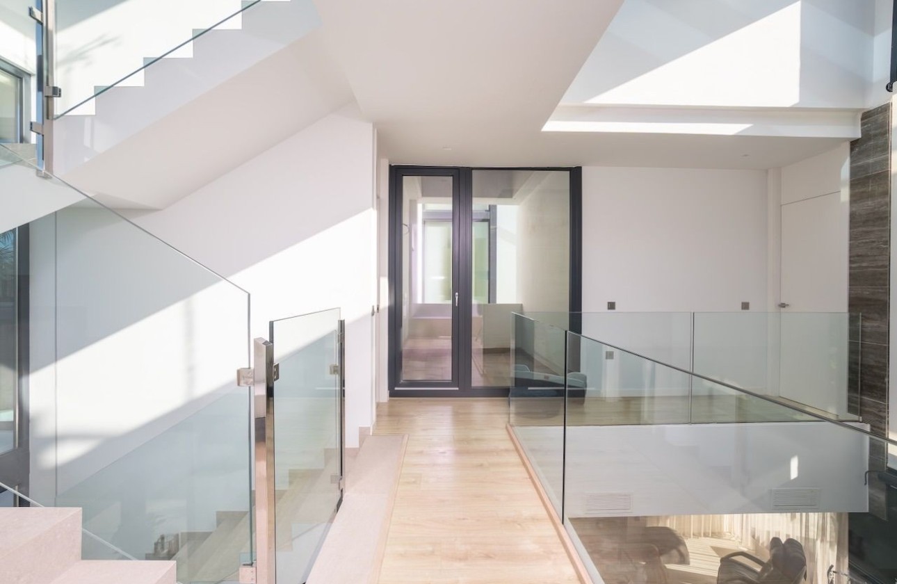 Resale - Villa - Albir