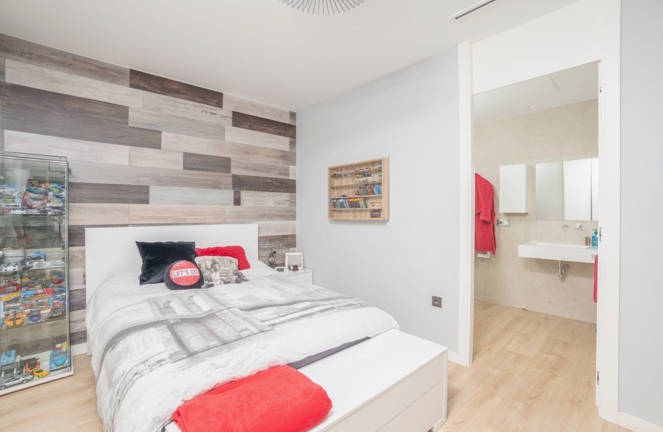 Resale - Villa - Albir