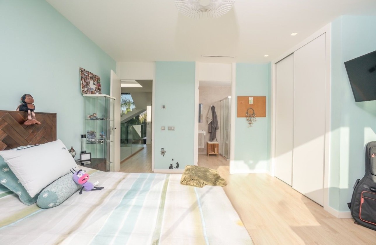 Resale - Villa - Albir