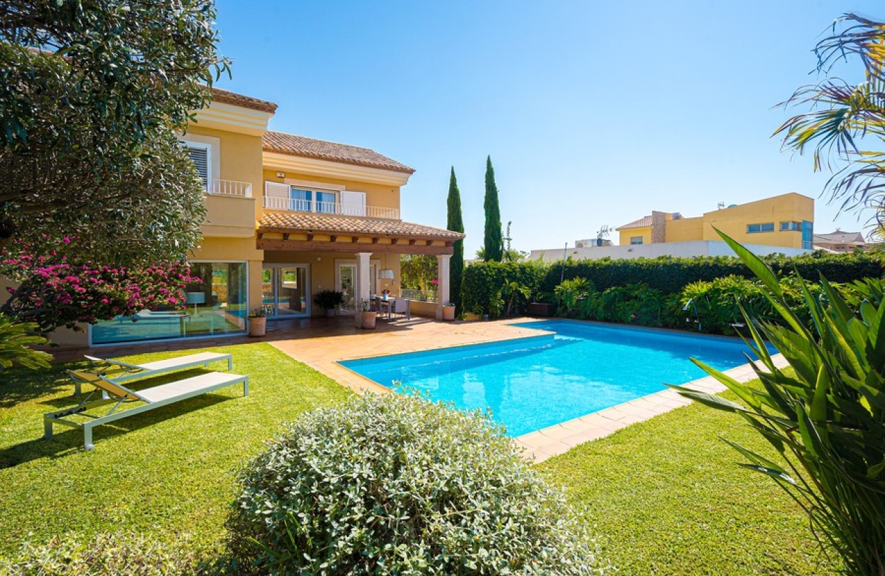 Resale - Villa - Albir