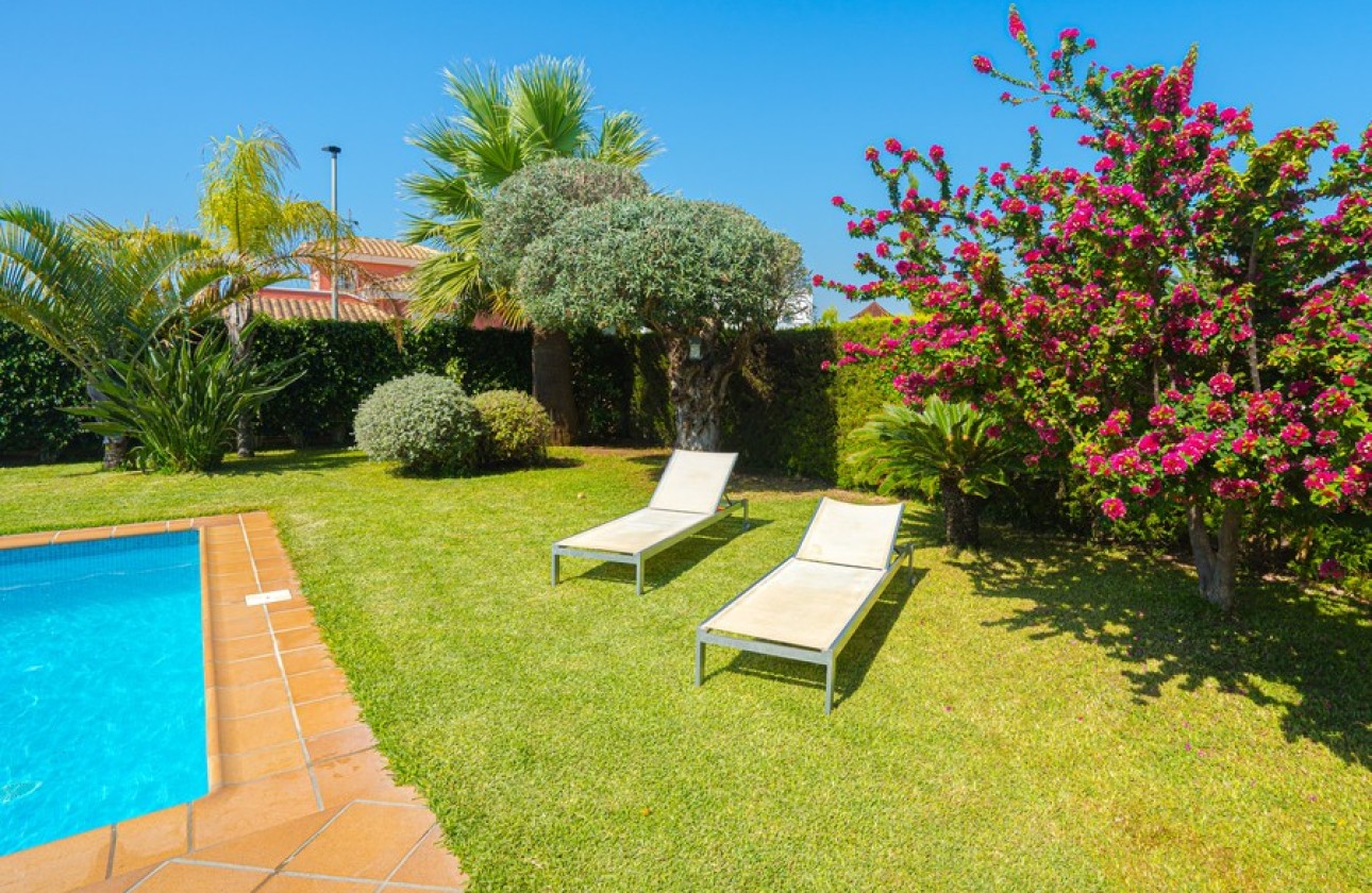 Resale - Villa - Albir