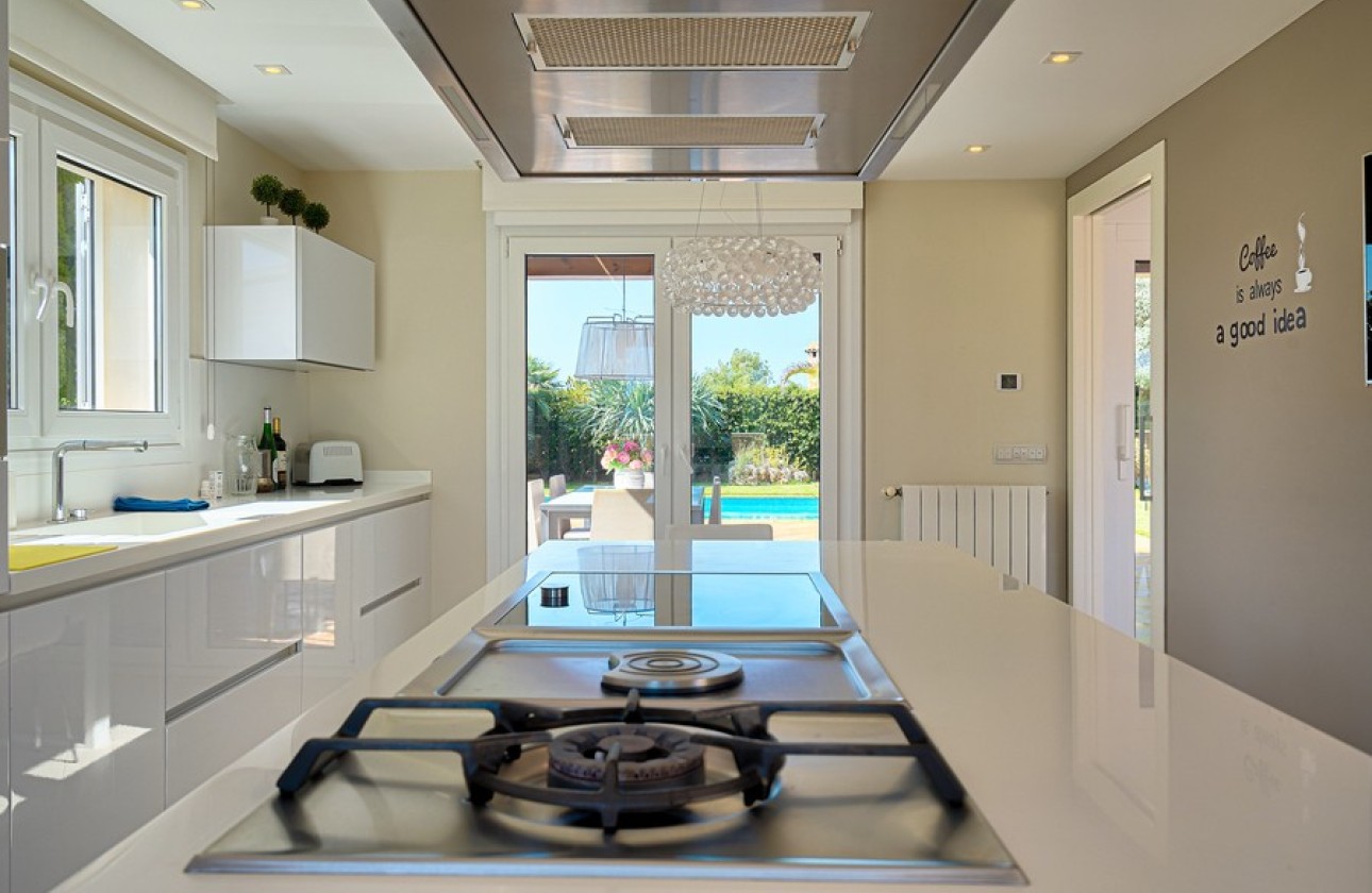 Resale - Villa - Albir