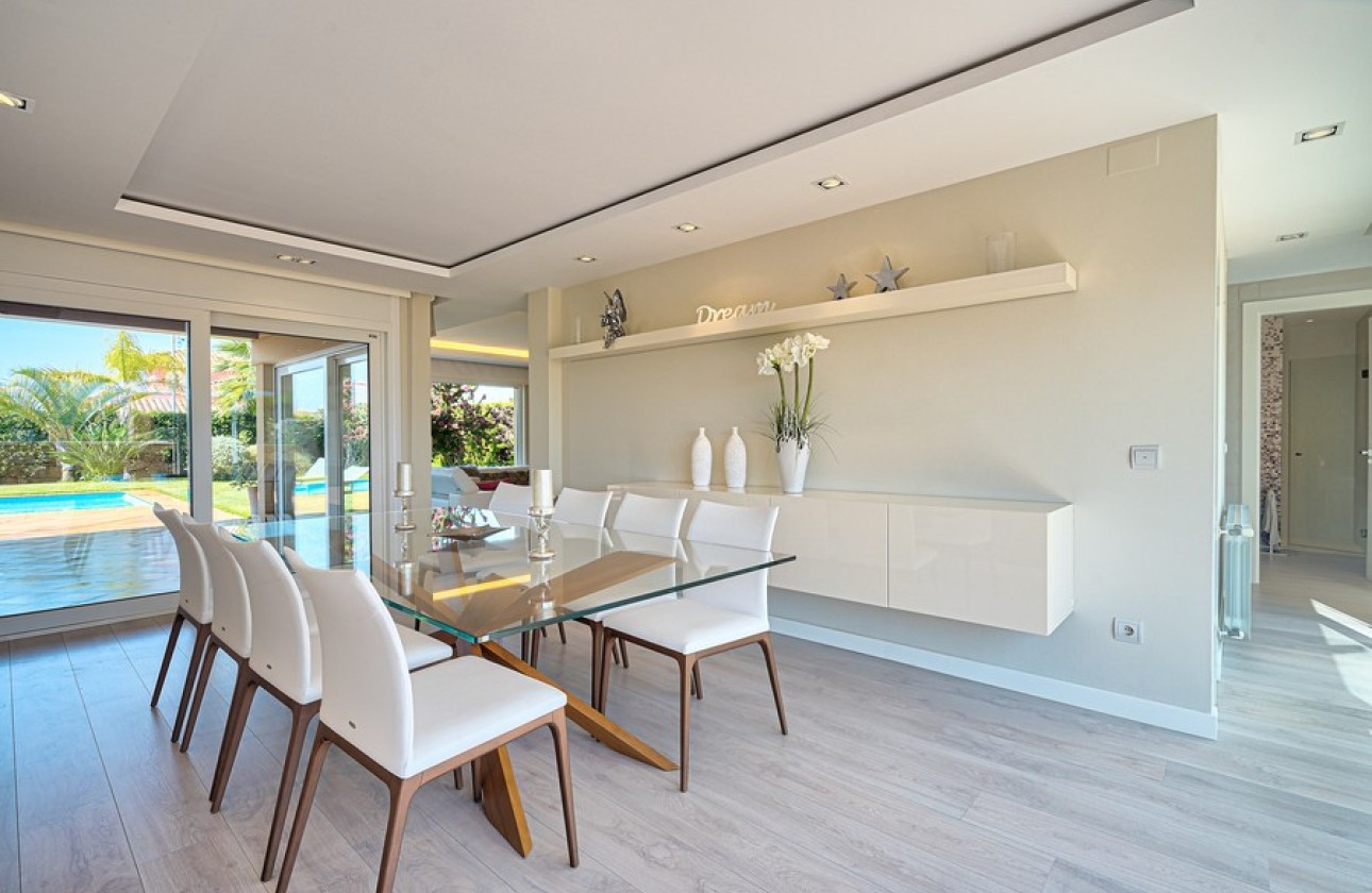 Resale - Villa - Albir