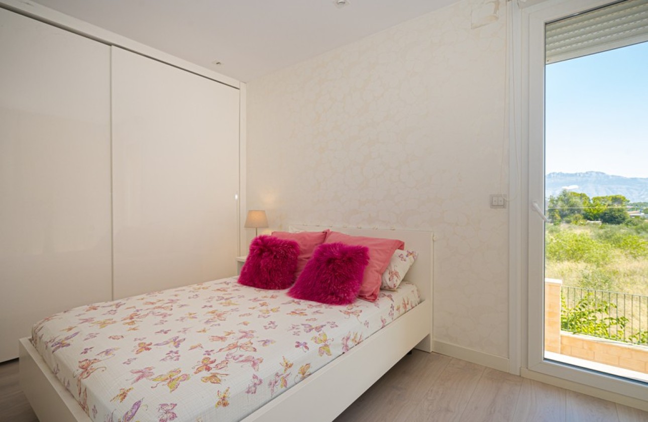 Resale - Villa - Albir