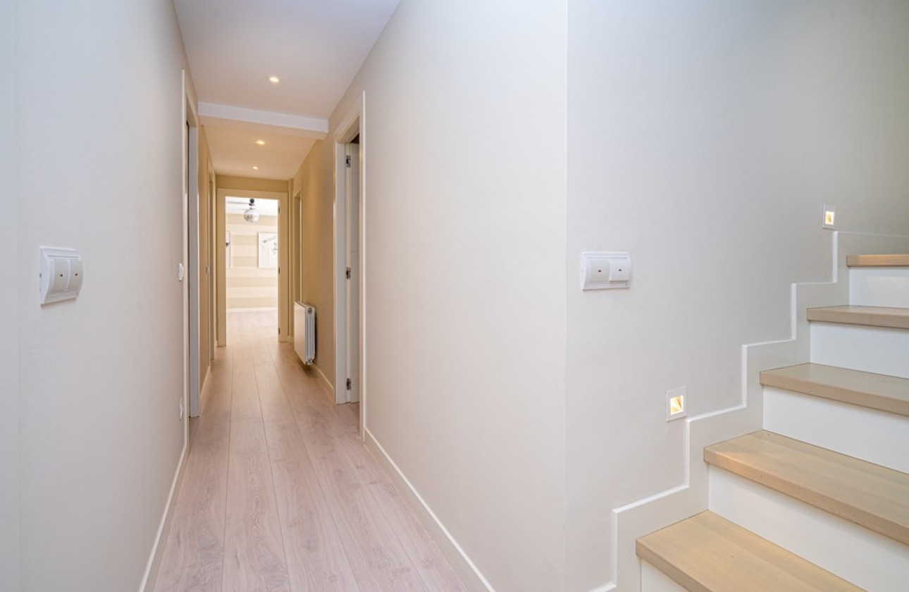 Resale - Villa - Albir