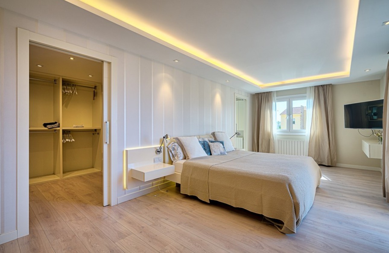 Resale - Villa - Albir