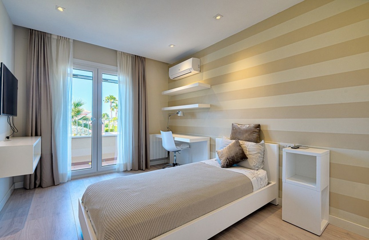 Resale - Villa - Albir
