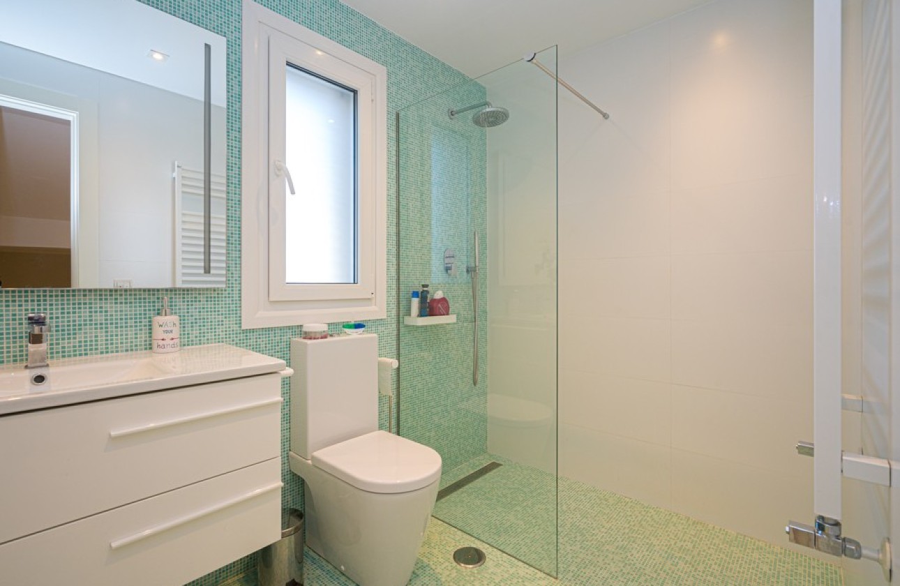 Resale - Villa - Albir