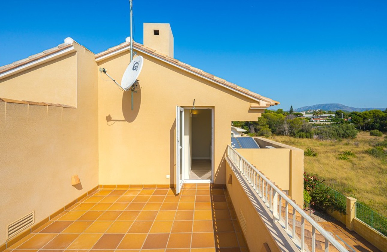 Resale - Villa - Albir
