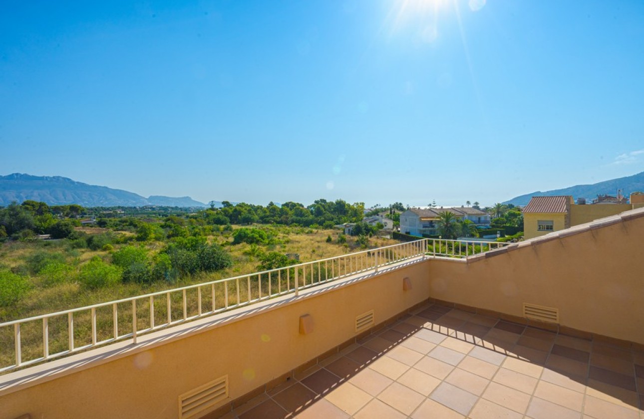 Resale - Villa - Albir