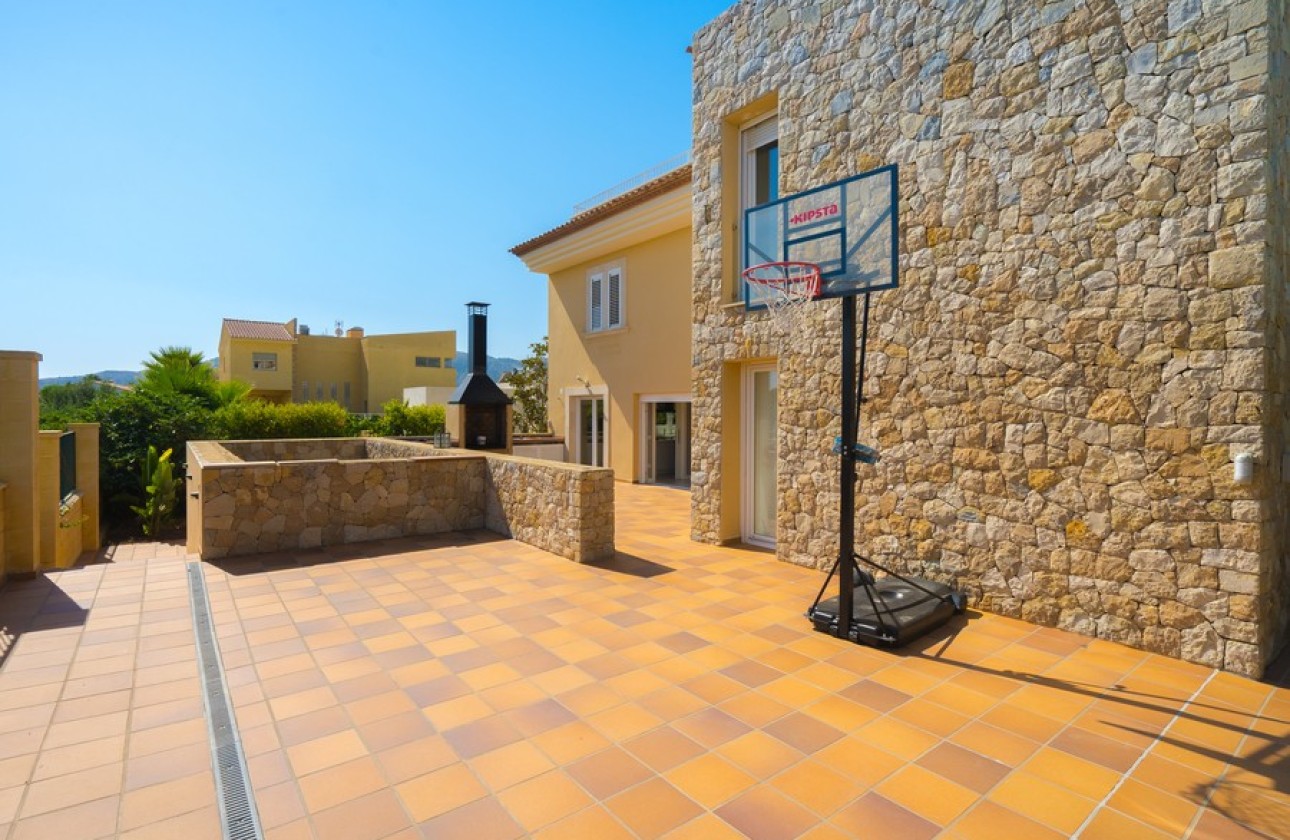 Resale - Villa - Albir
