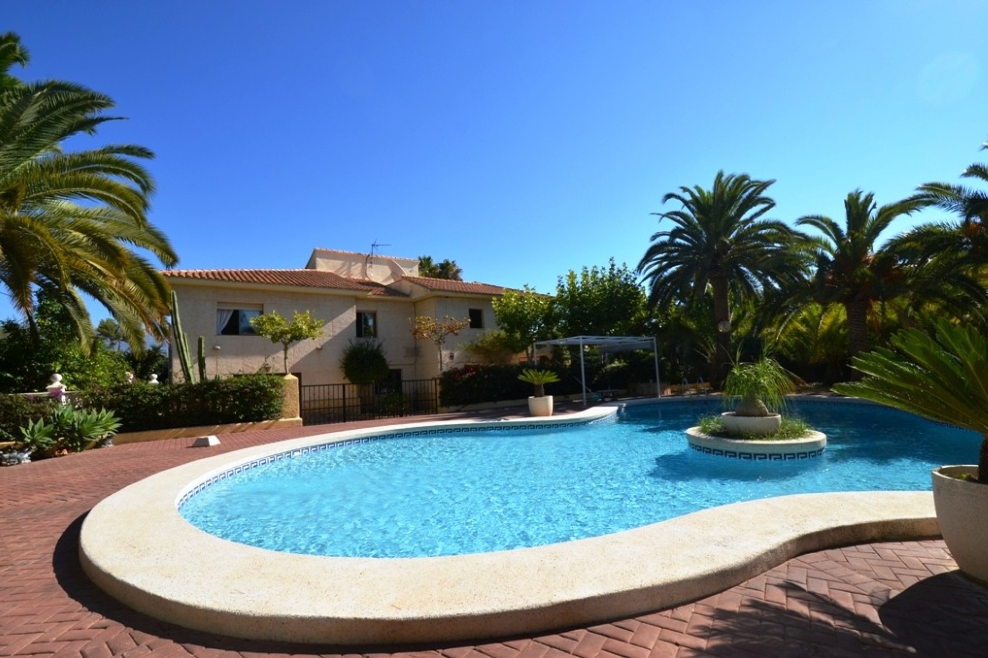 Resale - Villa - Alfas del Pí
