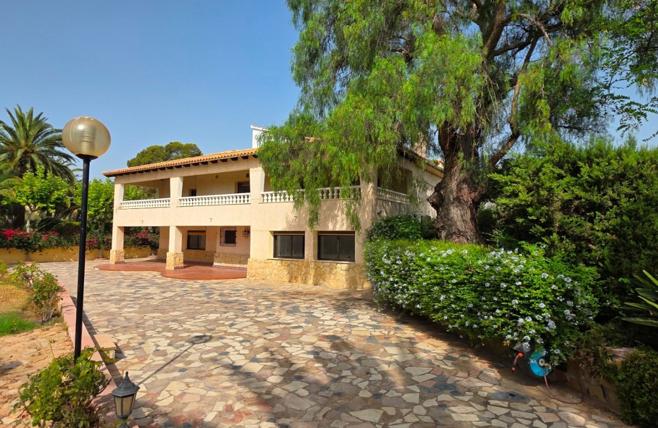 Resale - Villa - Alfas del Pí