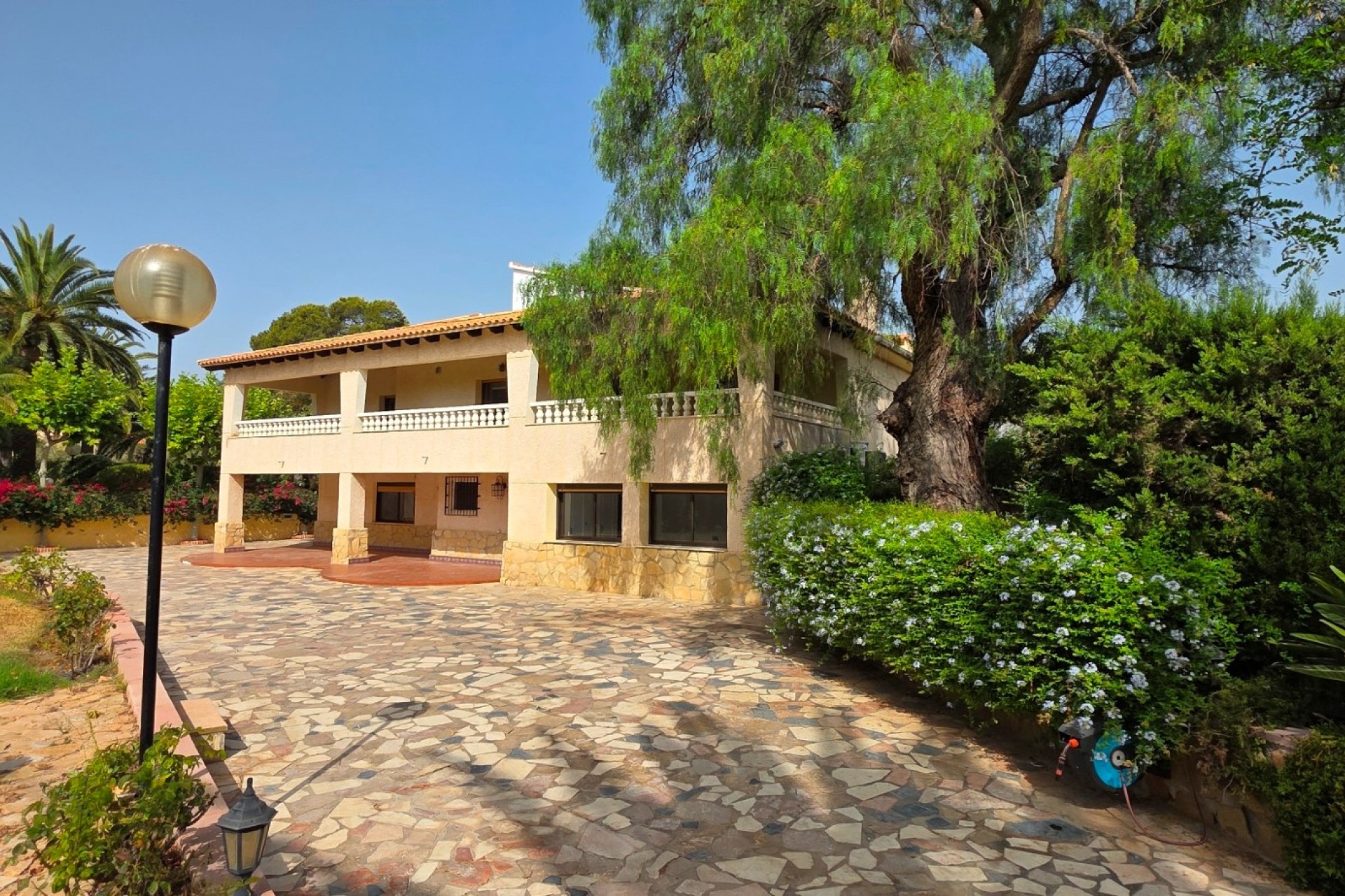 Resale - Villa - Alfas del Pí