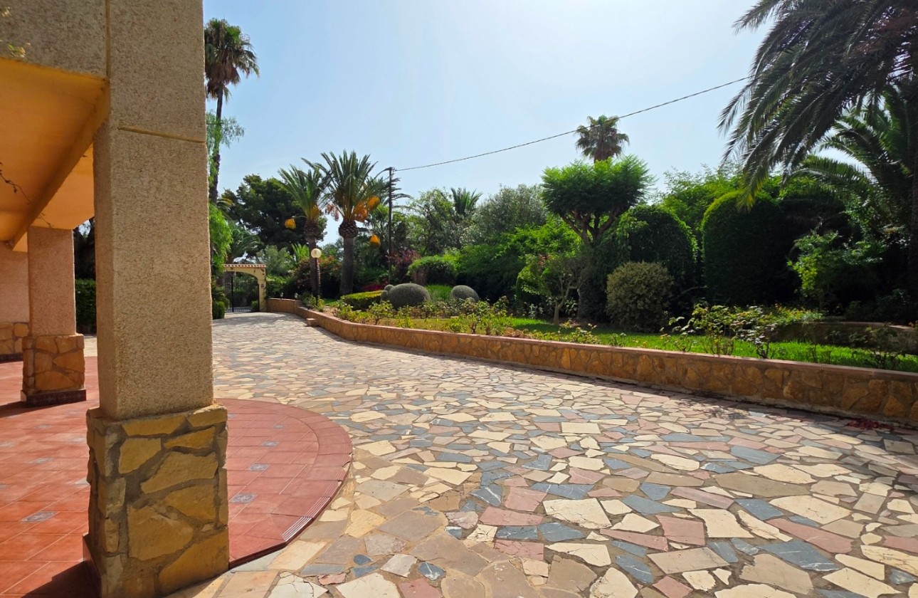 Resale - Villa - Alfas del Pí