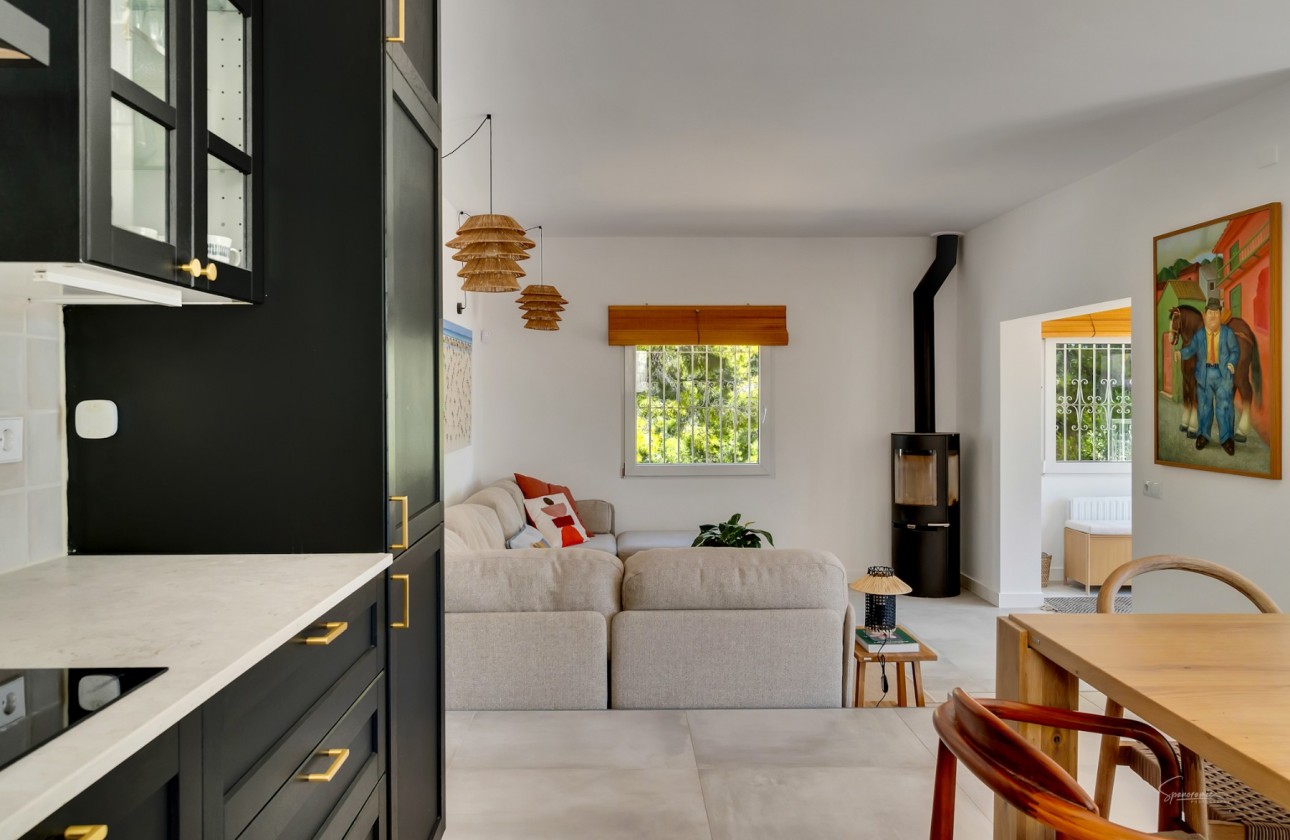 Resale - Villa - Altea