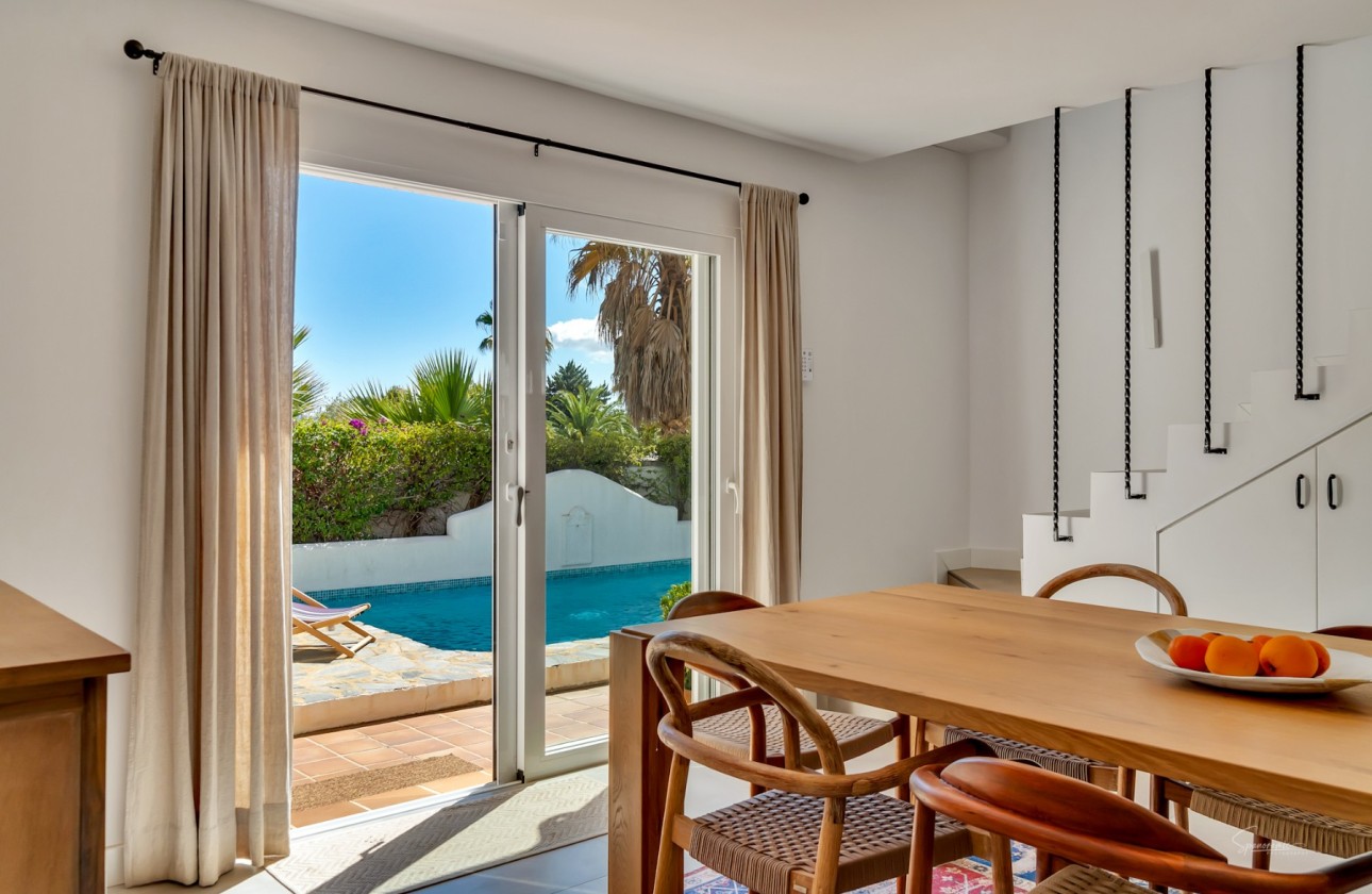 Resale - Villa - Altea
